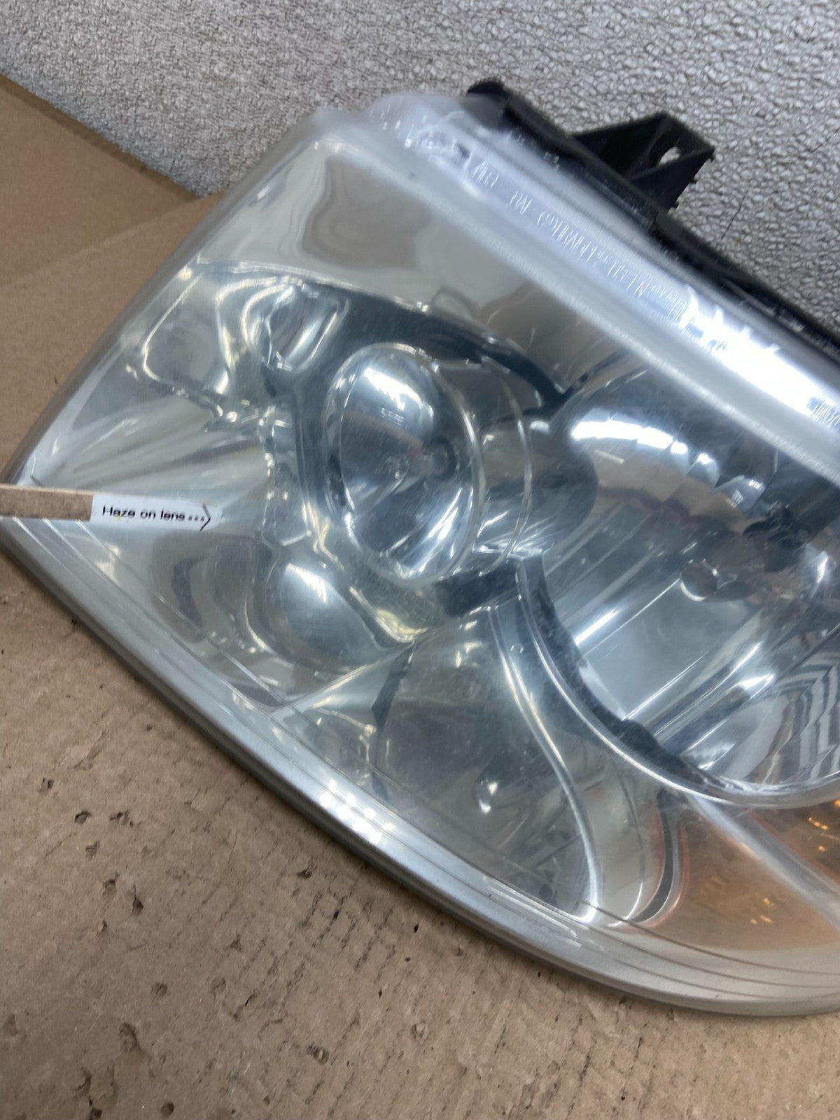 2003 - 2006 Ford Expedition Left Driver LH Side Headlight Halogen Oem AB2513 DW4