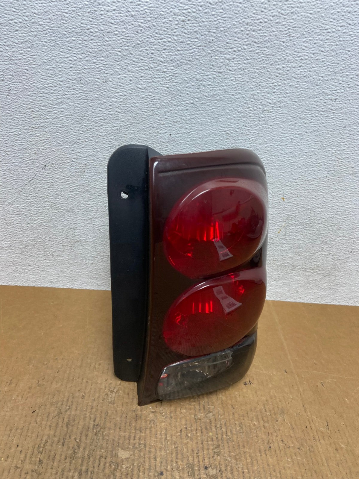 2002 to 2009 Chevrolet Trailblazer Right Passenger Rh Tail Light AE2627 LK2