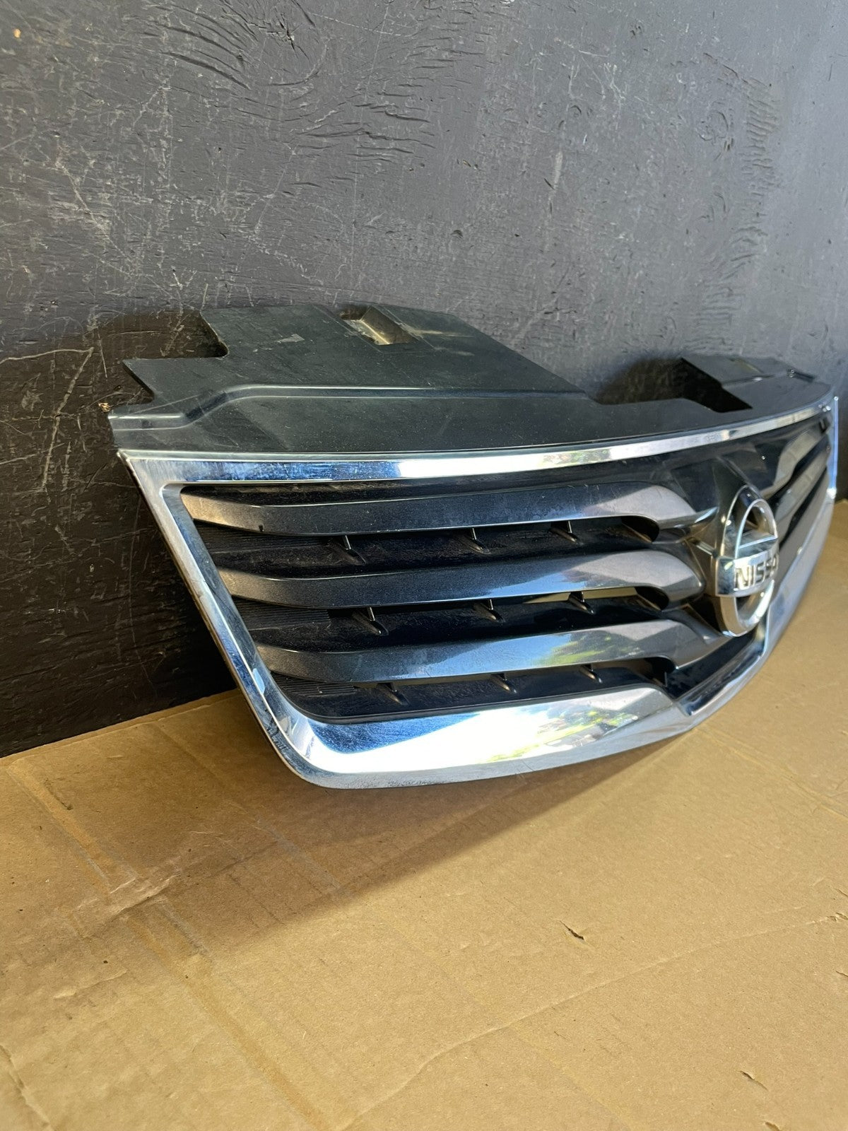 2010 to 2012 Nissan Sentra Front Upper Grill Grille AC9735 DW1