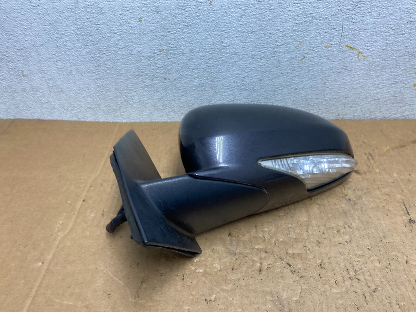 2008 to 2012 Buick Enclave Left Driver Heat Door Mirror N6498 TWO PLUGS DG3