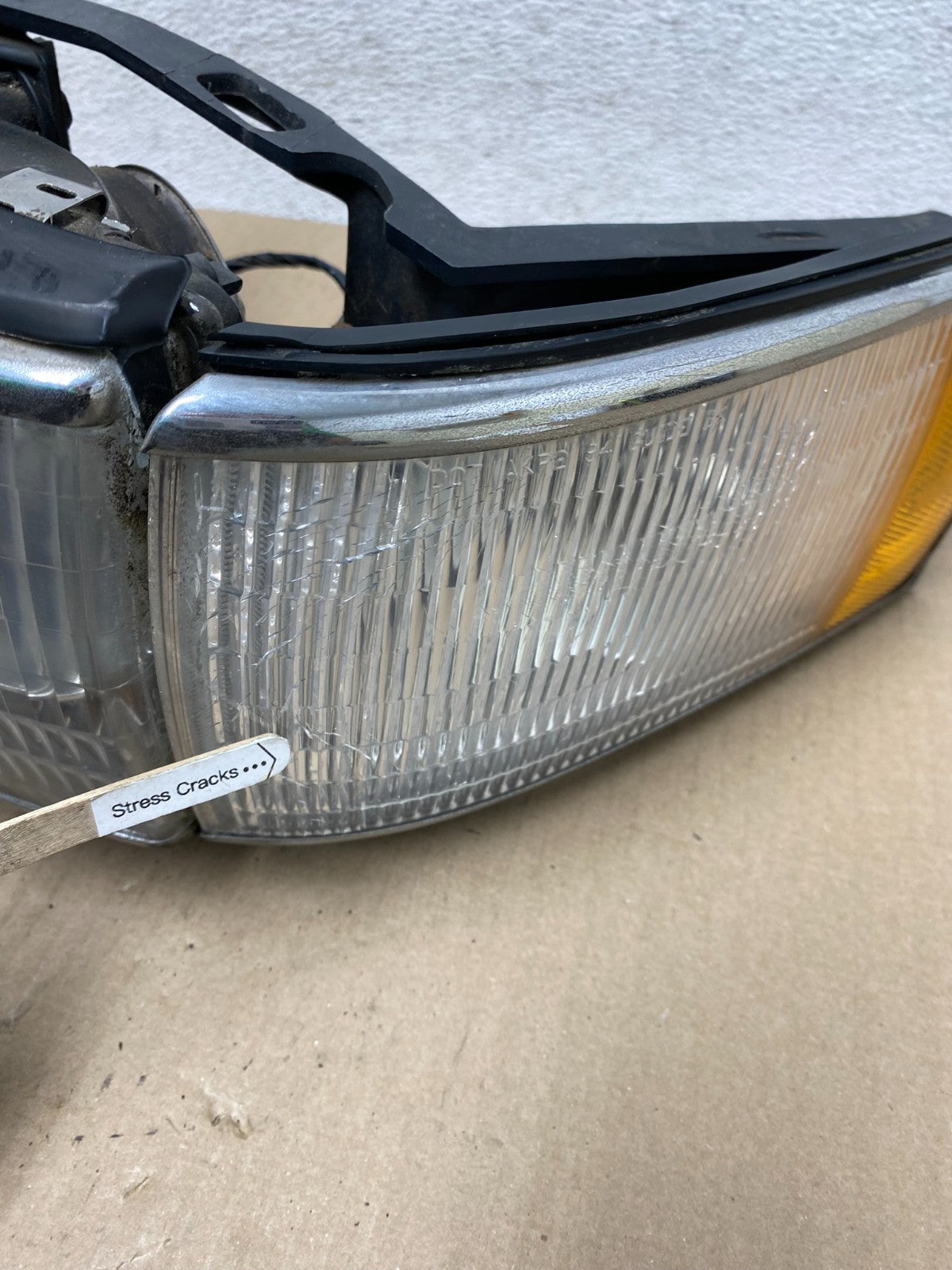 1994 1995 1996 Cadillac Deville Left Driver LH Headlight + Turn Signal AE7030 DW3