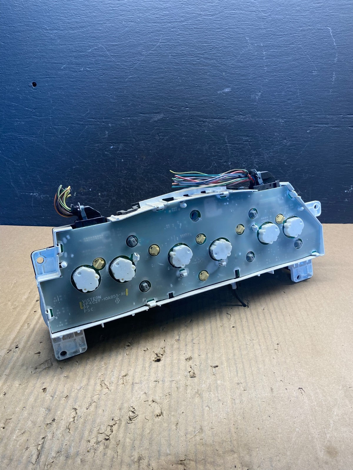 2006 Ford E350 Gauge Speedometer Cluster ad1756 DG3
