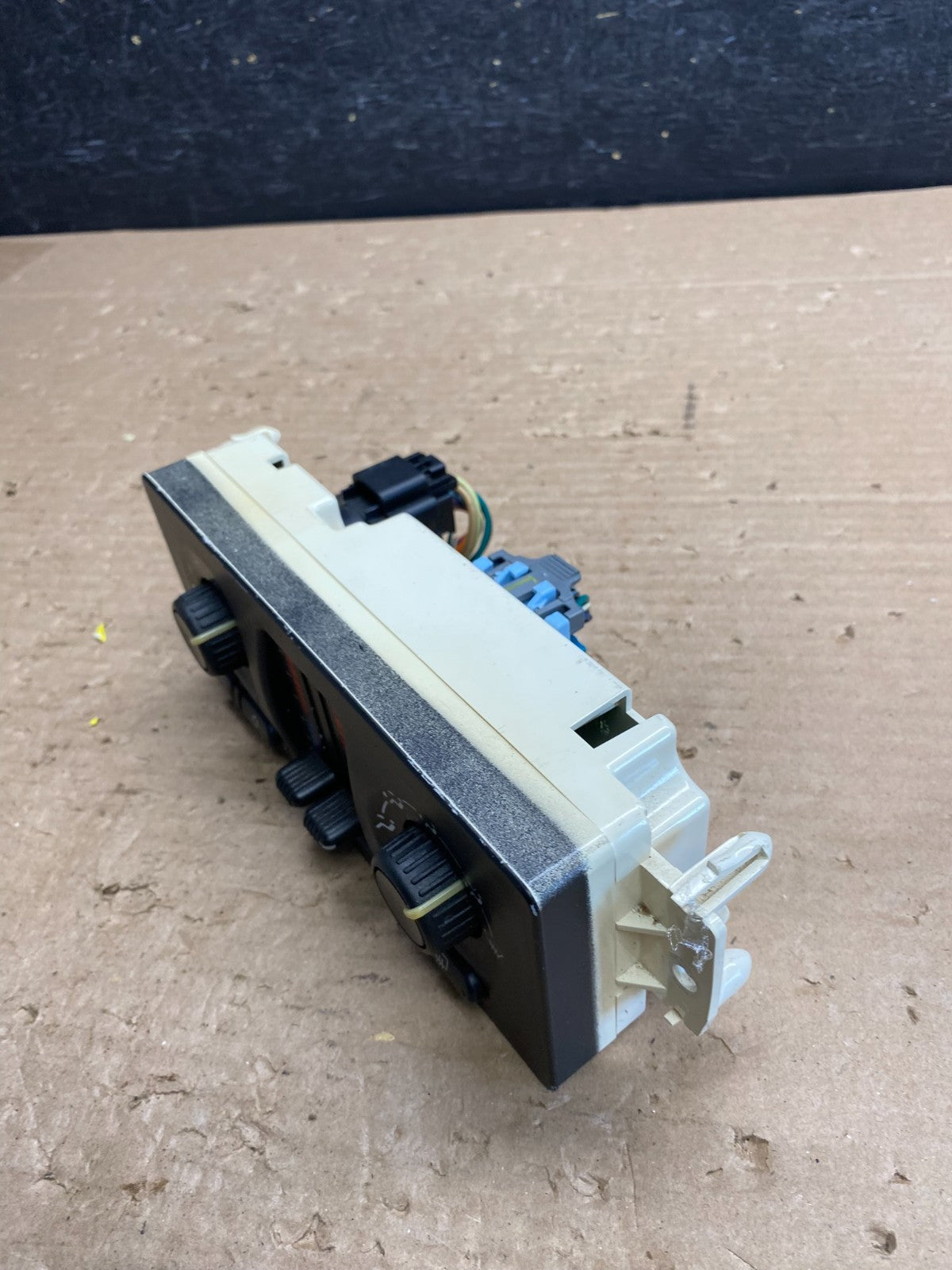 2003 to 2006 Chevrolet Silverado HVAC Heater Climate Control Module AG8453 DG2