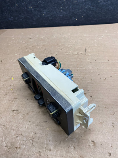 2003 to 2006 Chevrolet Silverado HVAC Heater Climate Control Module AG8453 DG2