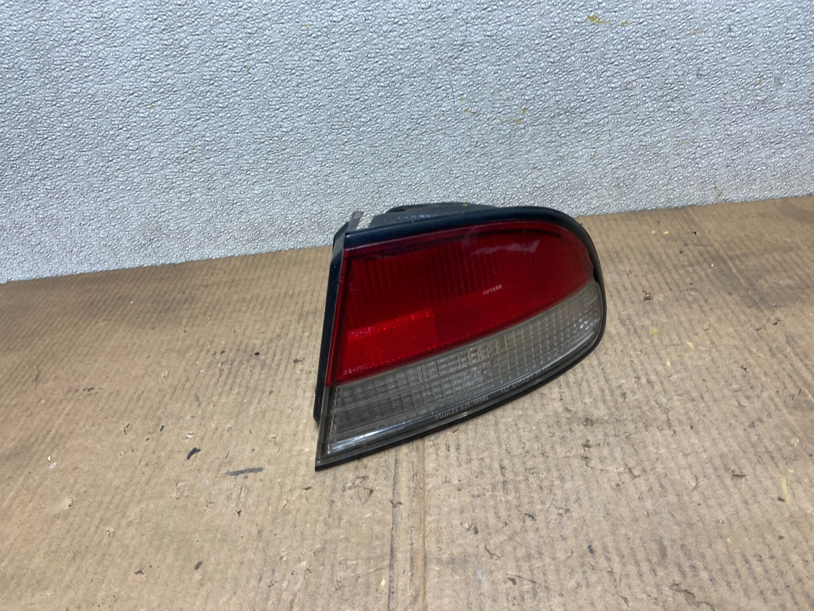 1997 to 1998 Mitsubishi Galant Passenger Right Side tail Light AA64410