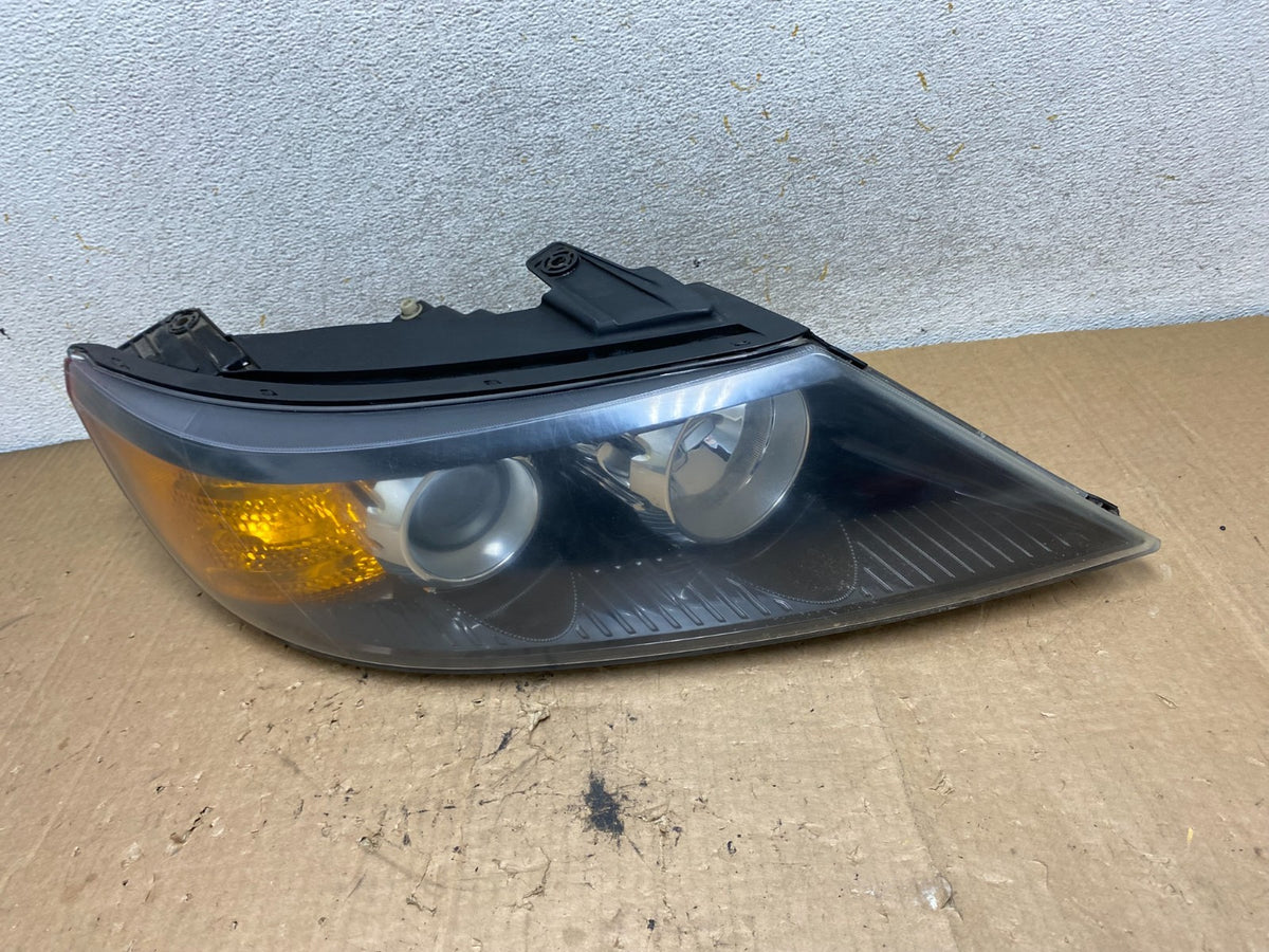 2011 to 2013 Kia Sorento Right Passenger RH Side Headlight Halogen AI9254 LK0