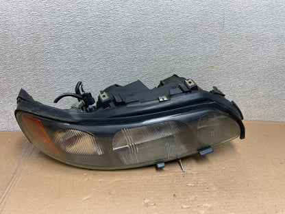 2001 to 2004 Volvo S60 Right Passenger Side Headlight Halogen Oem AA9928 DW0