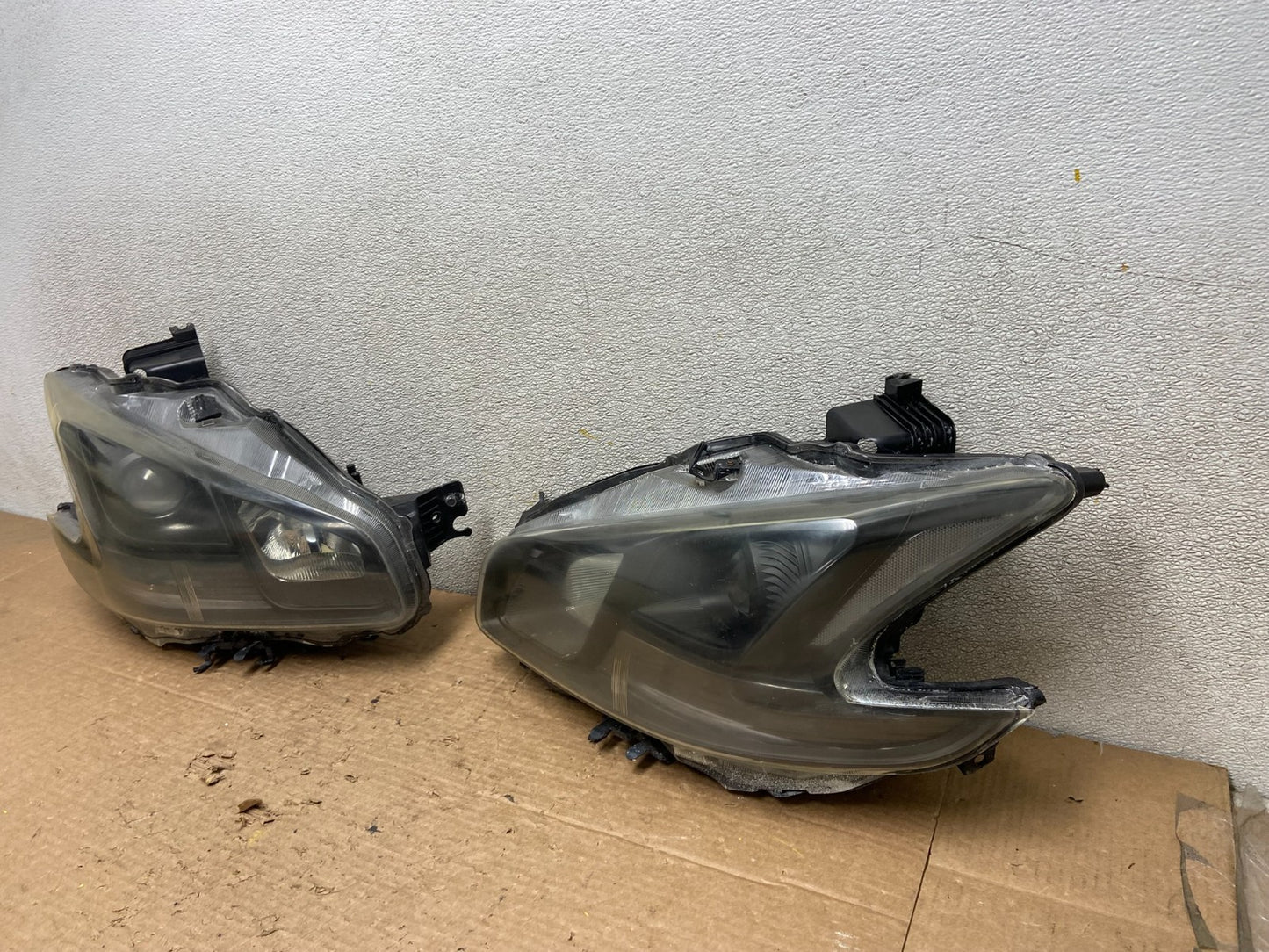 Halogen 2009 to 2014 Nissan Maxima Left+Right Set Side Headlights Z3607 DW1