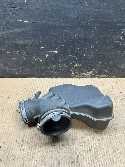 2020 to 2022 Ford Explorer OEM Air Right Intake Cleaner Inlet OEM T9792 DG0
