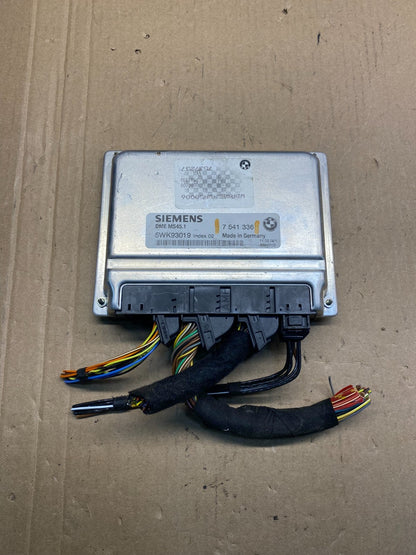 2004 - 2005 BMW 325i 525i ECU ECM Engine Control Module Computer ag3575 DG0