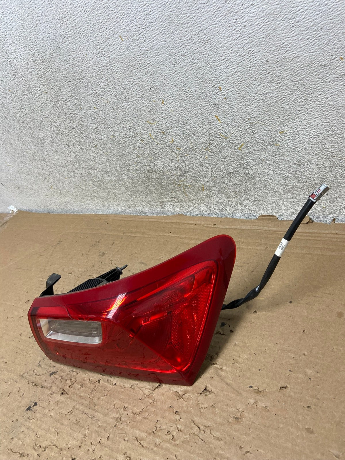 2016 - 2020 Chevrolet Malibu Right Passenger RH Side Tail Light AH9136 LK2