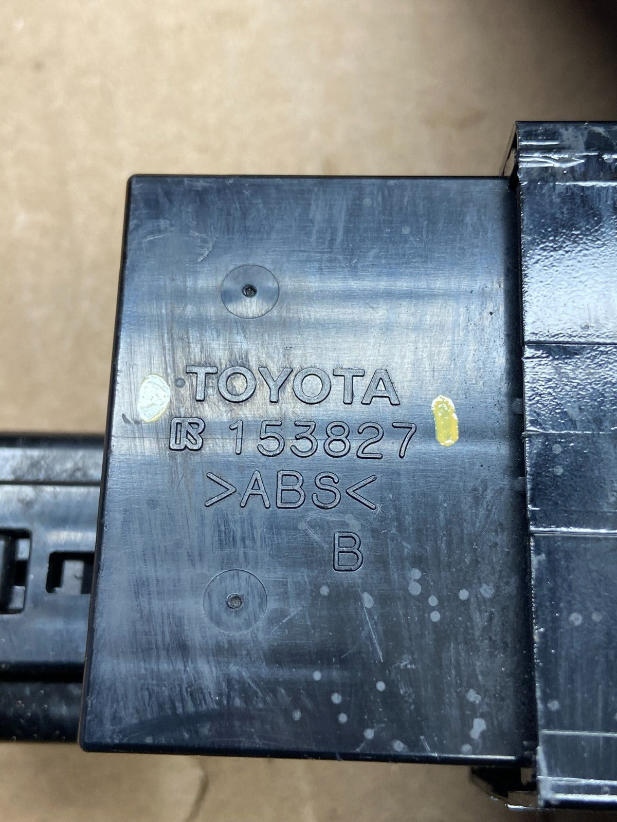 2004 to 2010 Toyota Sienna Left Side Climate Switches Bezel Trim AI6322 DW4