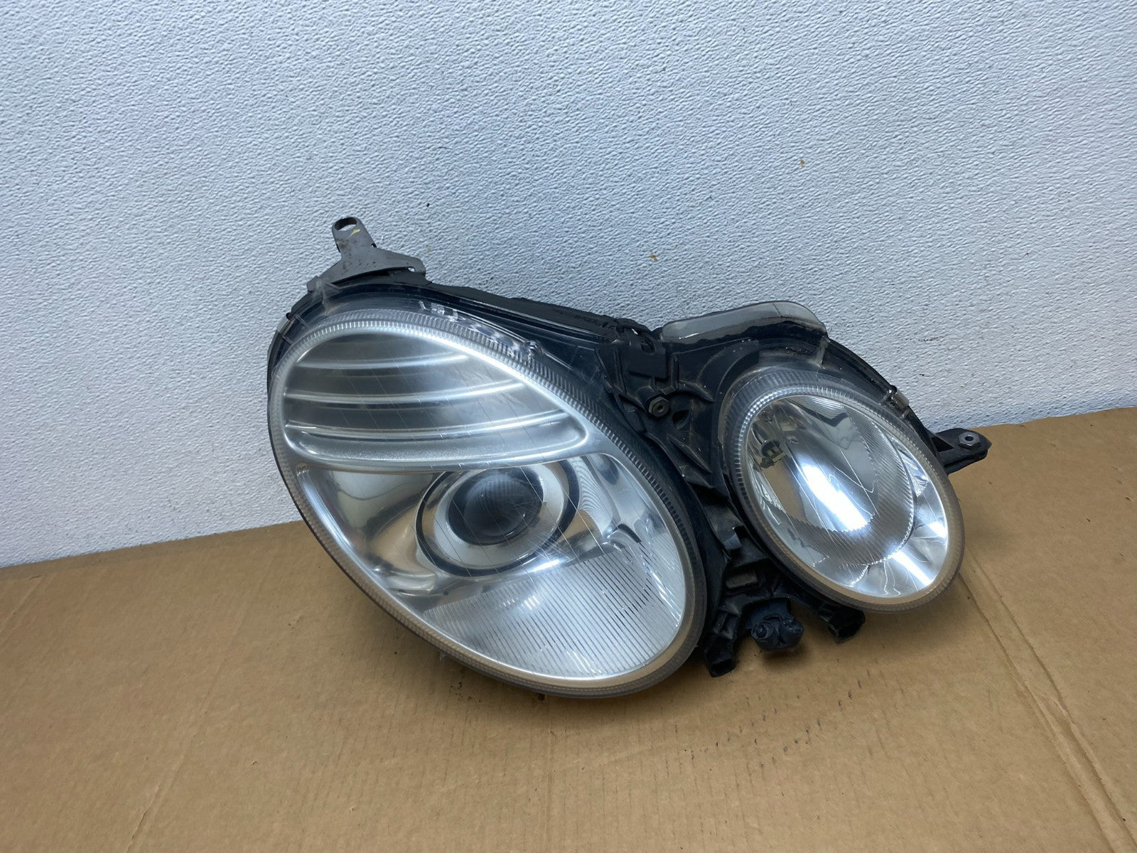 2007 2008 2009 Mercedes E Class Right Passenger RH Halogen Headlight AD0731 DW0