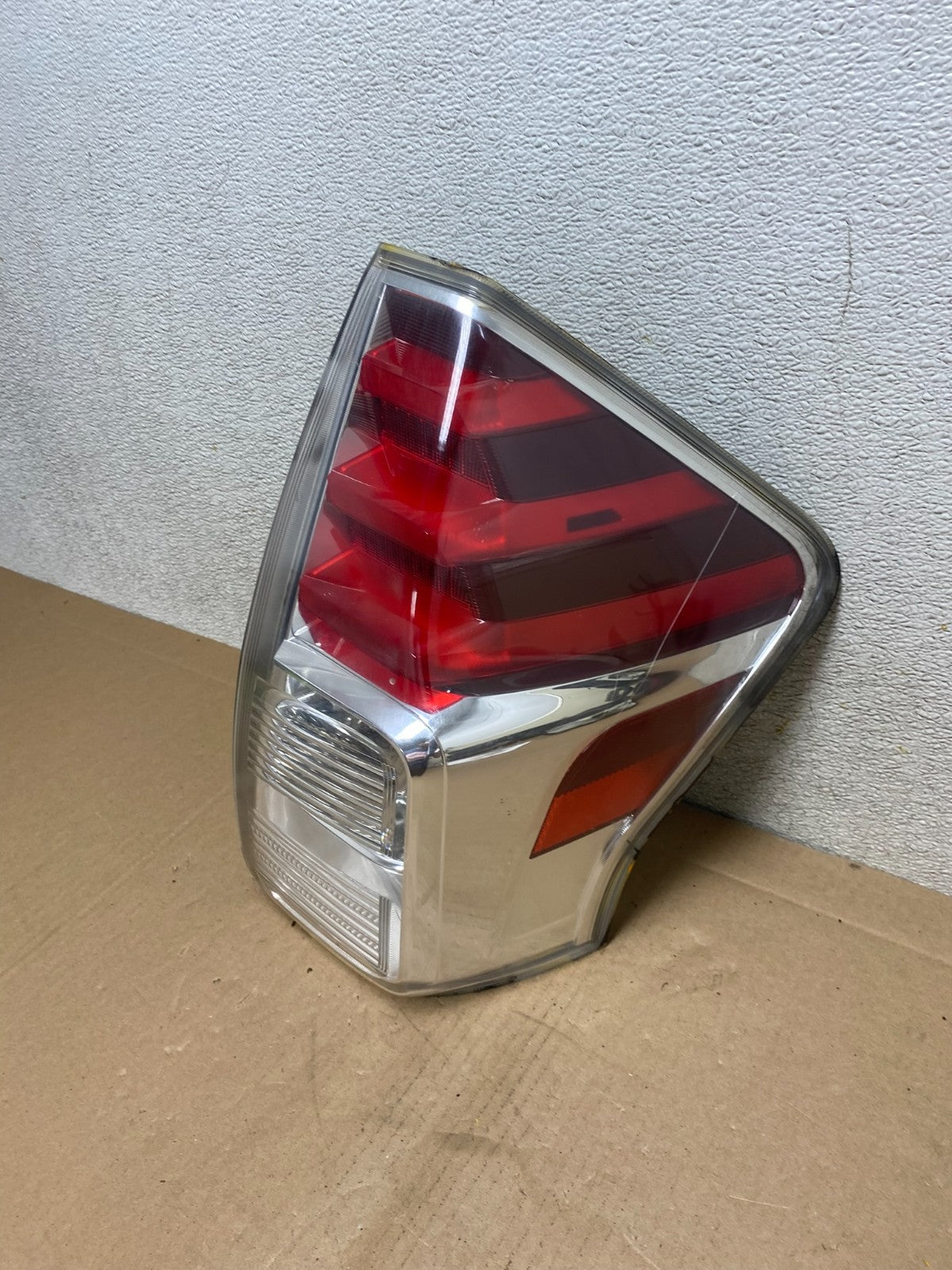 2015 to 2018 Toyota Prius V LED Right Passenger RH Tail Light Oem s0228 DG1