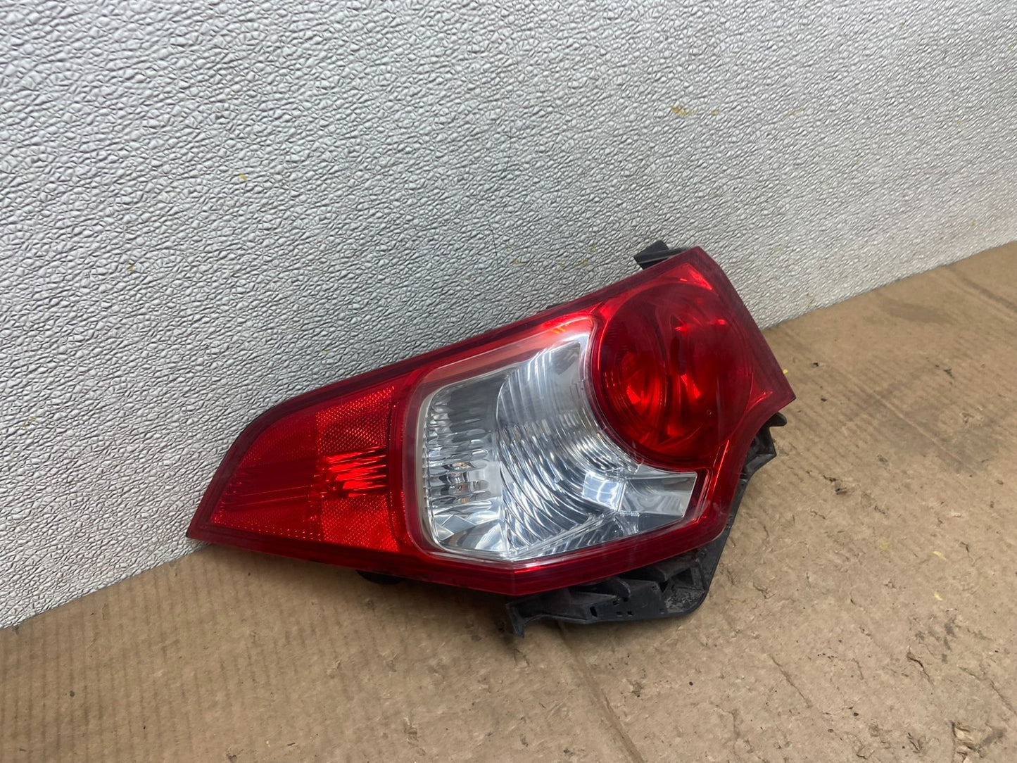 2009 to 2010 Acura Tsx Sedan Left Driver Lh Side Tail Light Oem AA6889 DW2