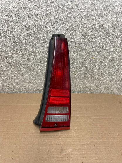 1986 - 1991 Ford Taurus Wagon Right Passenger RH Side Tail Light AA8674 LK0