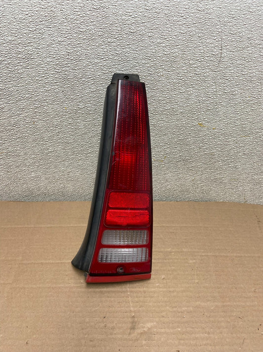 1986 - 1991 Ford Taurus Wagon Right Passenger RH Side Tail Light AA8674 LK0