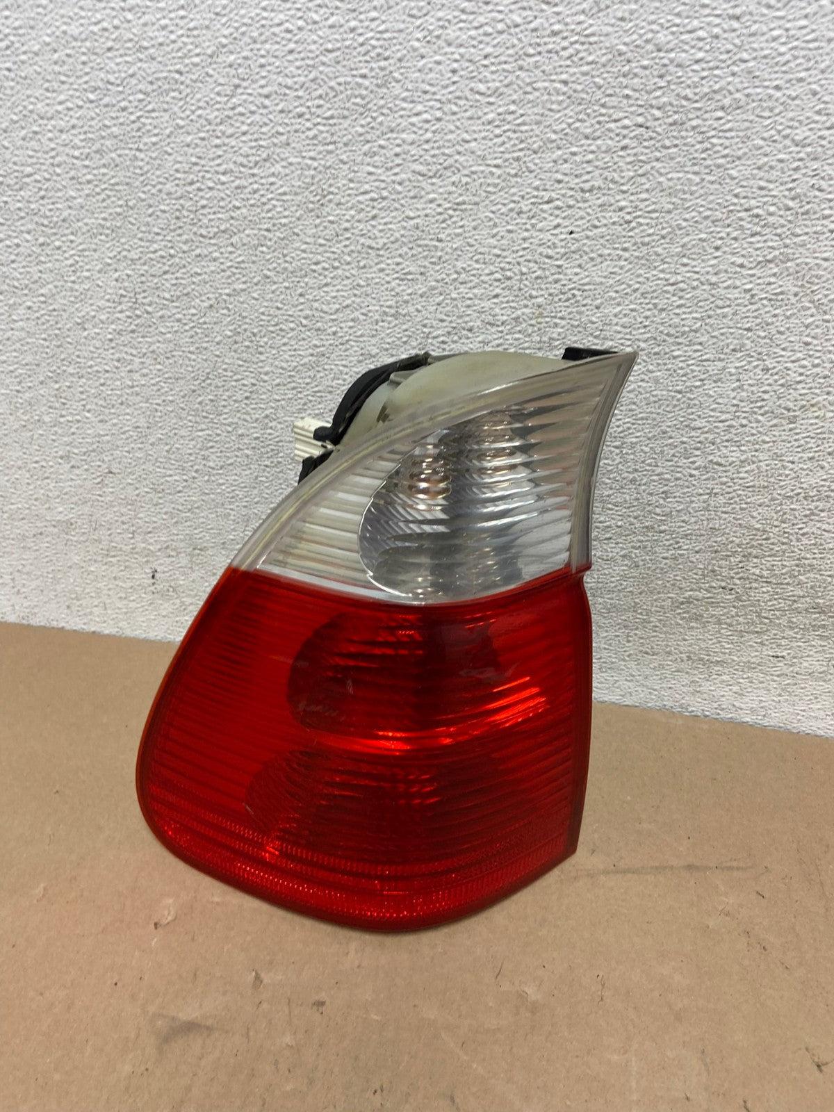 2004 2005 2006 BMW E53 X5 Left Driver Lh Side Tail Light AG4580 LK0