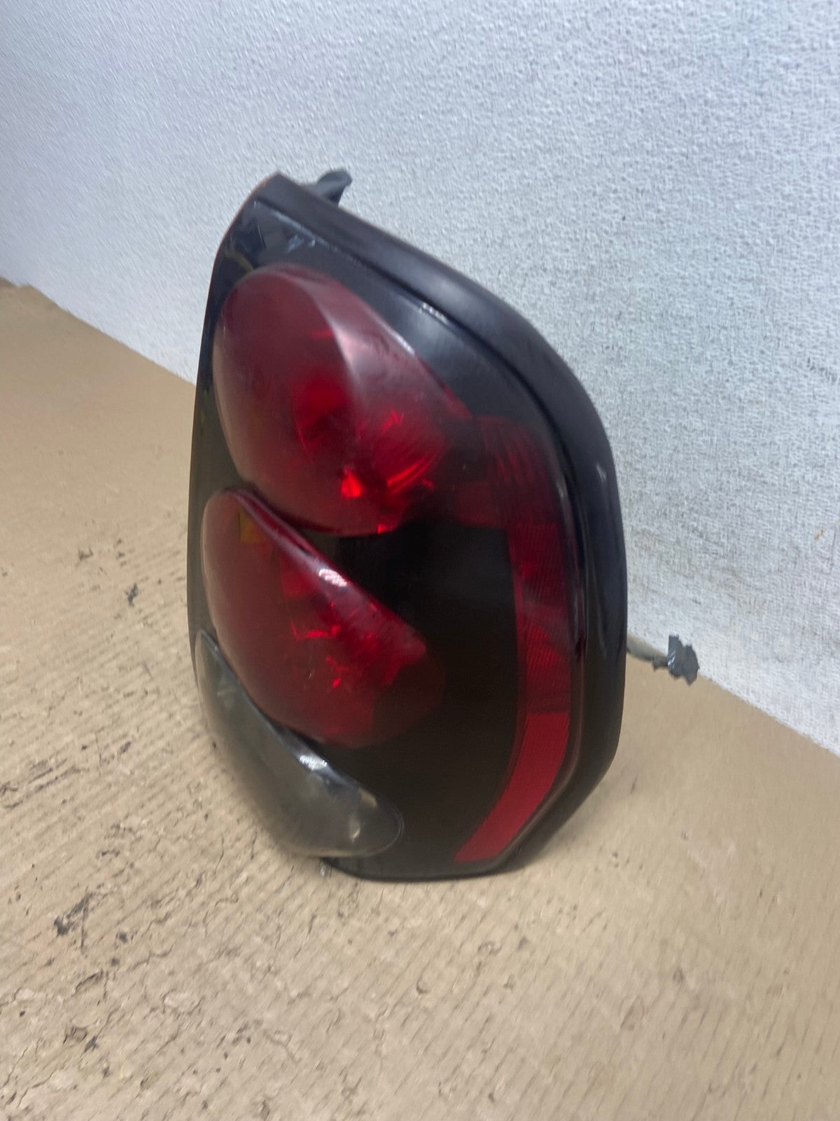 2002 to 2009 Chevrolet Trailblazer Right Passenger Rh Tail Light AF7047 LK1