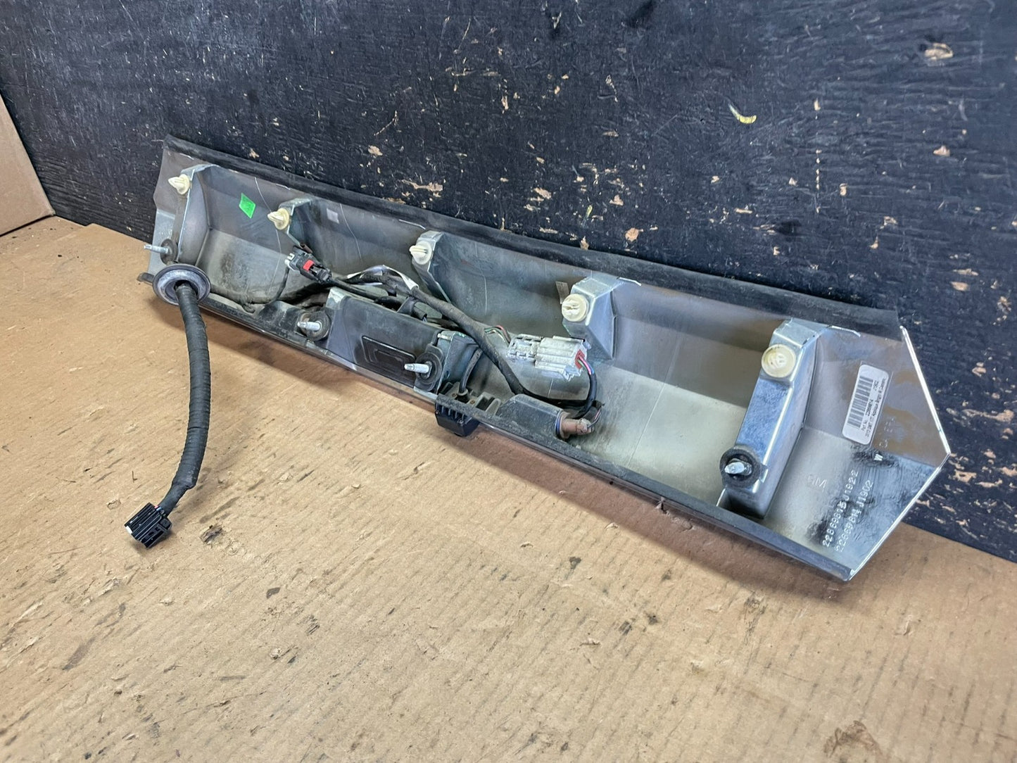 2011 to 2015 GMC Terrain Tailgate Liftgate with Camera Molding OEM AA5955 DG10