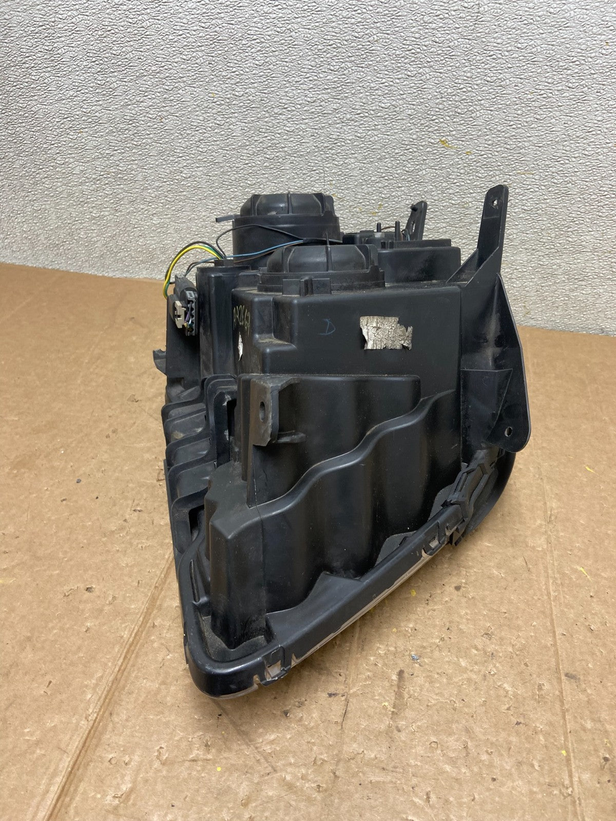 2010 to 2015 GMC Terrain Halogen Left Driver Lh Side Headlight AA2667 DW6