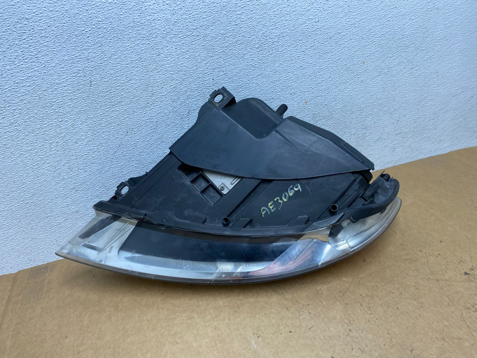 2007- 2009 Audi Q7 Right Passenger RH Side Xenon Hid Headlight AE3069 DW6
