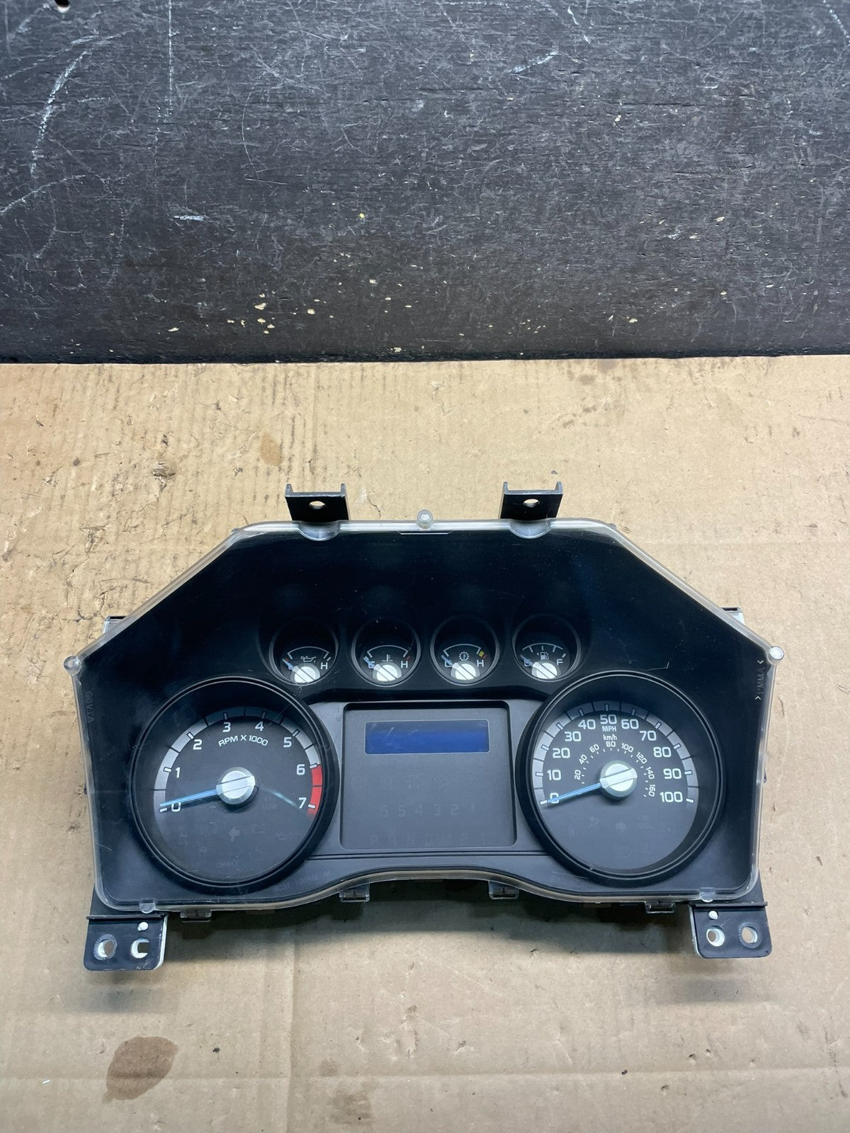2013 Ford F250 F350 Speedometer Cluster Gauge OEM w7105 DG0