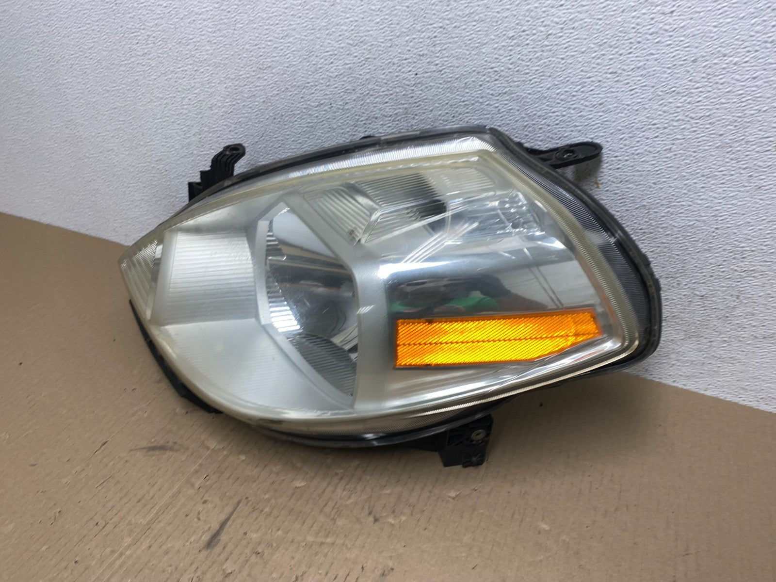 2008 to 2012 Nissan Versa Headlight Halogen Left Driver Lh Side AE7026 DW1