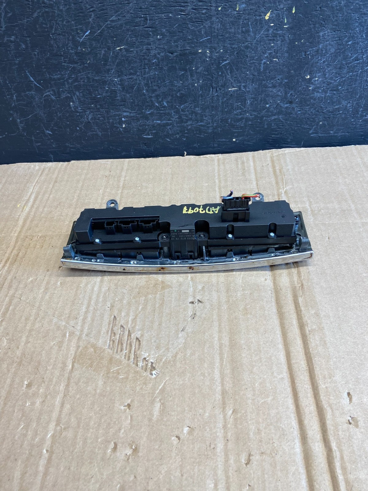 2005 - 2007 Mercedes C230 C240 Center Console Switch Control Unit AD7097 DG3