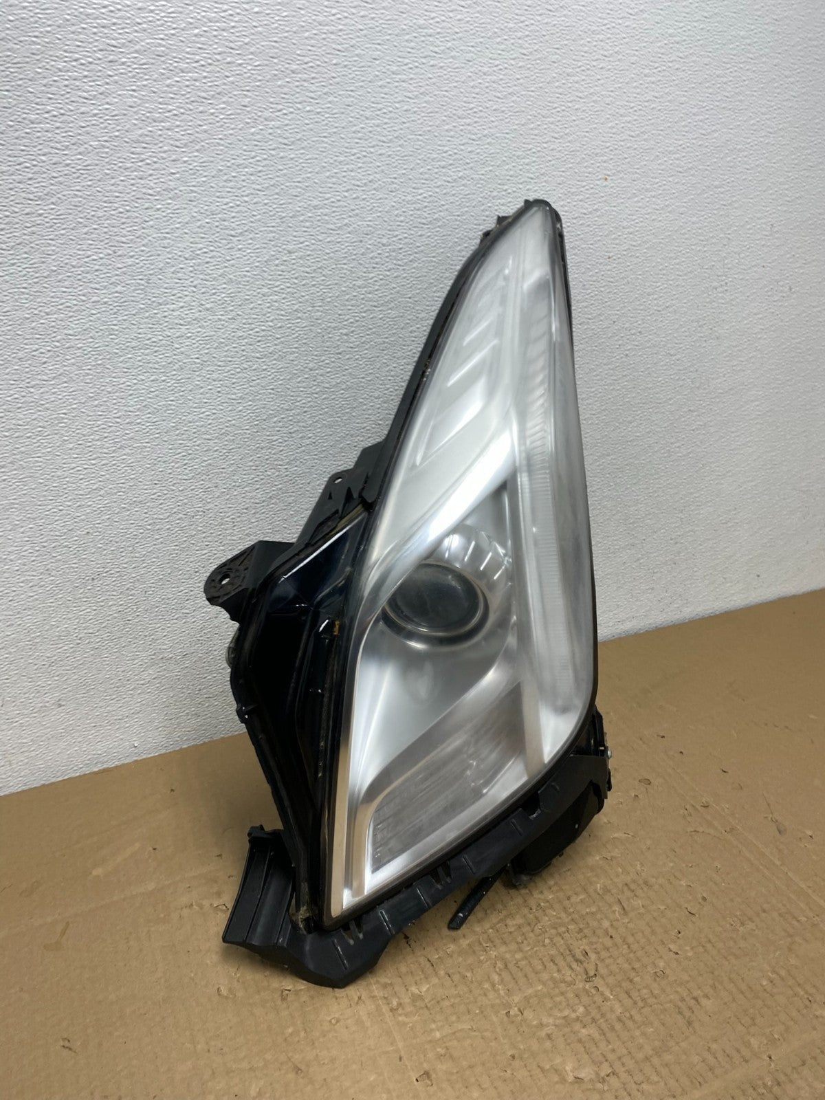 2014-2016 Cadillac XTS Left Driver LH AFS Xenon HID Headlight OEM AC3866 DW2