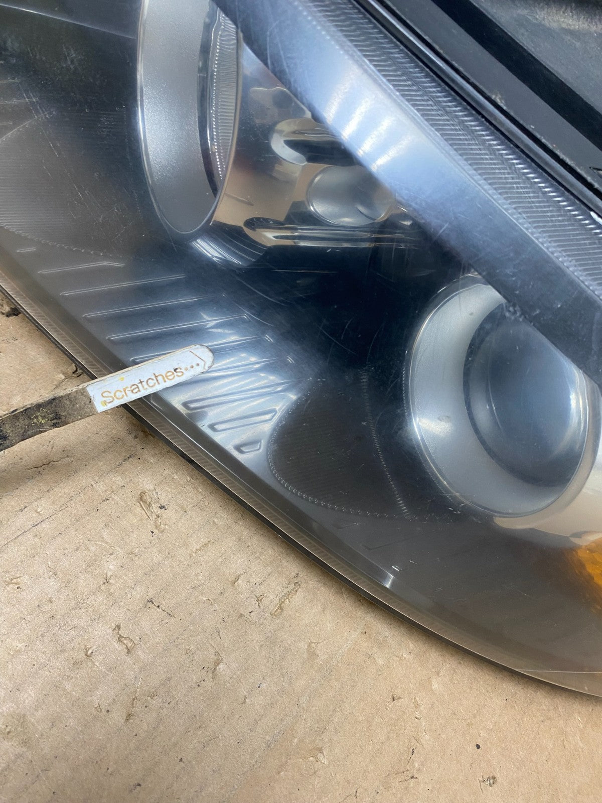 2011 to 2013 Kia Sorento Left Driver LH Side Headlight Halogen AI9014 DW3