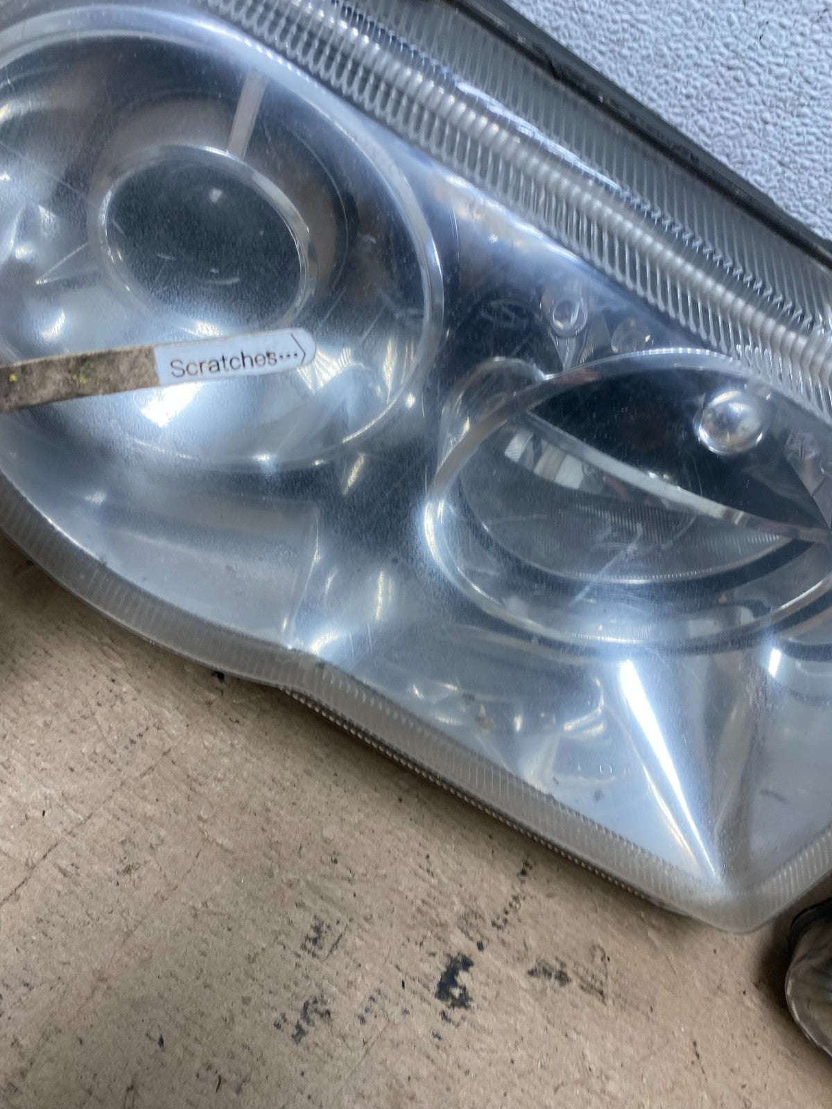 2005 to 2010 Chrysler 300C Left+Right Side Xenon Headlights AF4646 DW3