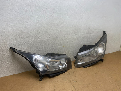 2011 to 2015 Chevrolet Cruze Halogen Left+Right Set Headlights X5607 DW2
