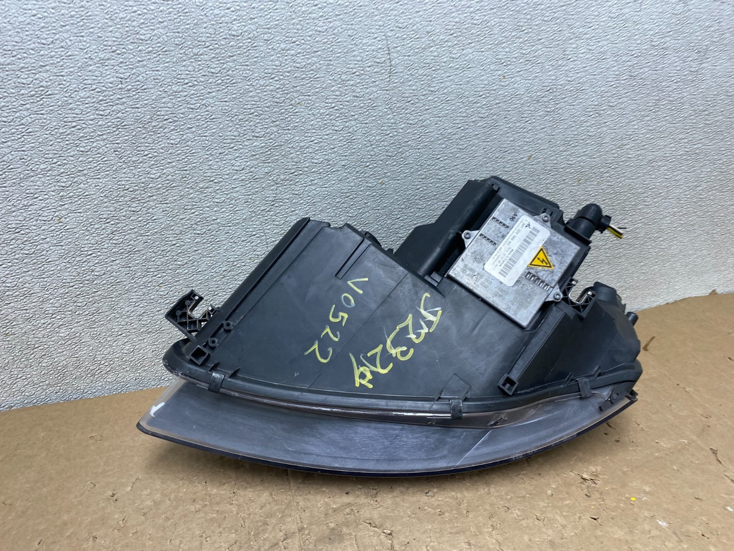 2005 to 2008 Audi A3 Right Passenger RH Side Xenon HID Headlight OEM V0522 DW10