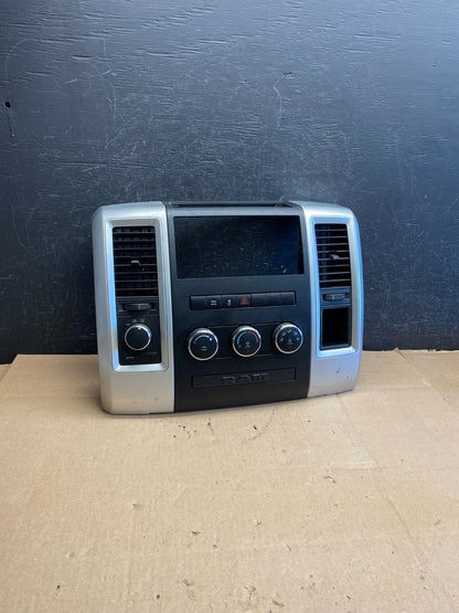 2009 to 2010 Dodge Ram 1500 Center Dash Radio Screen Climate Panel ai3228 DG0