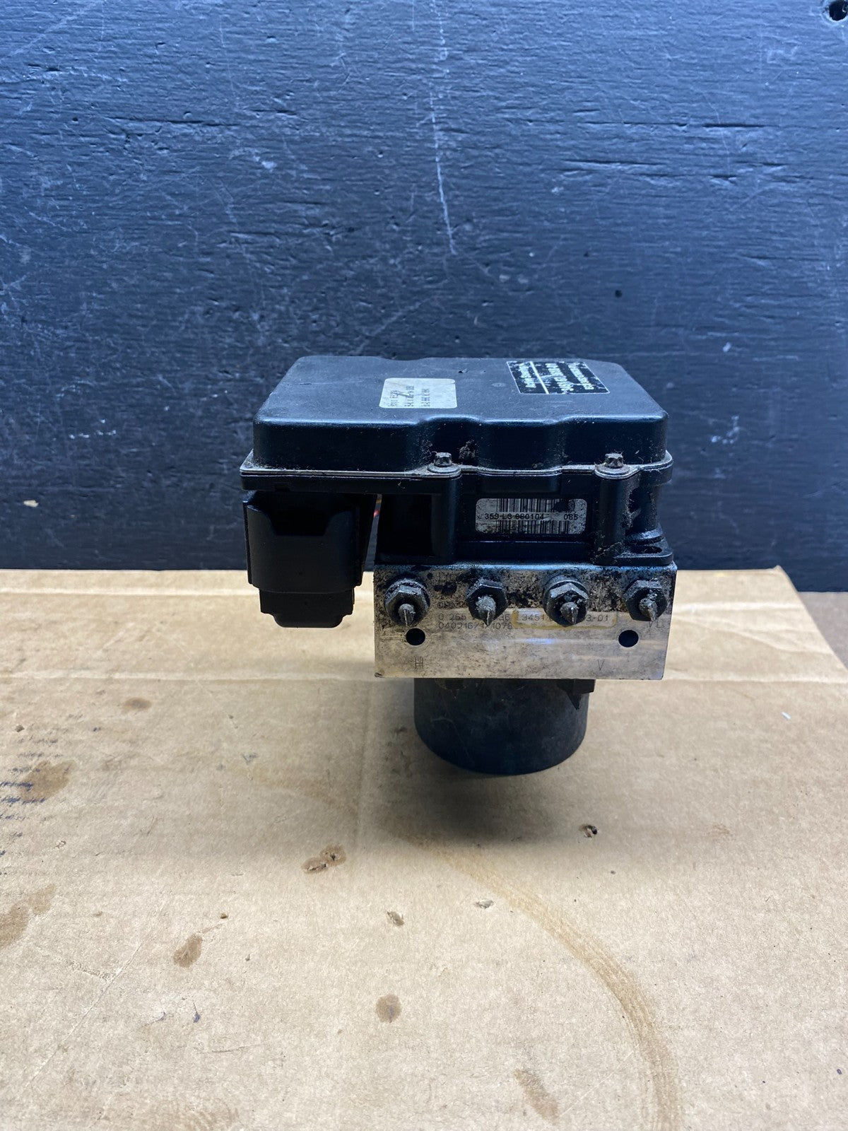 2004 to 2005 BMW 525i ABS Anti-Lock Brake Pump 6758743 AD7593 DG4
