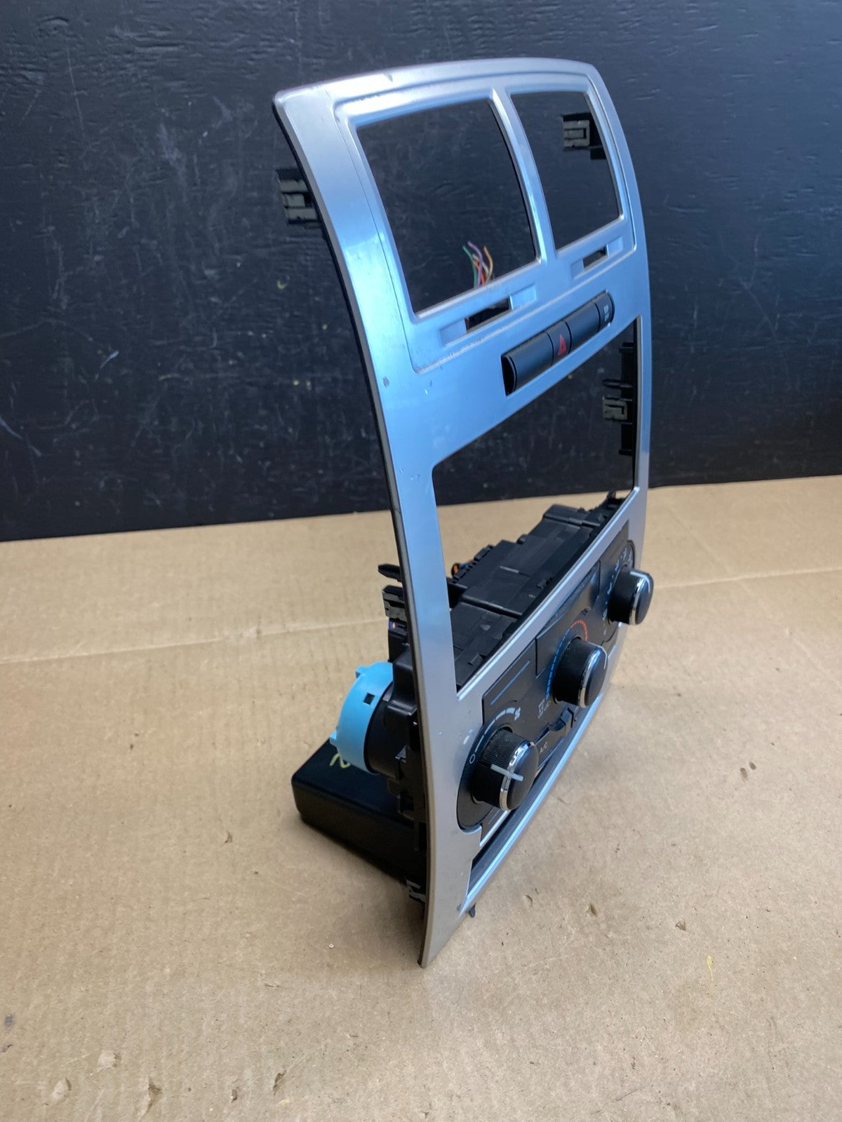 2008 - 2010 Dodge Charger Dash Climate Temperature Control Radio Bezel AC6232 DG1