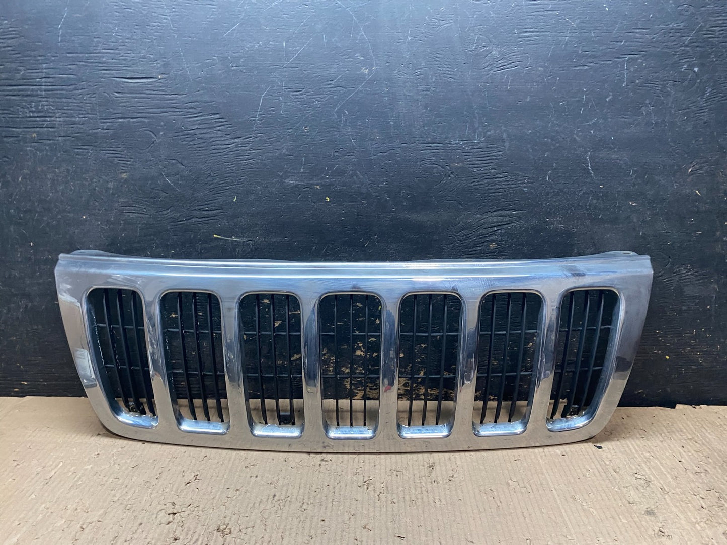 1999 to 2003 Jeep Grand Cherokee Front Upper Grill Grille Oem  X8254 DG0