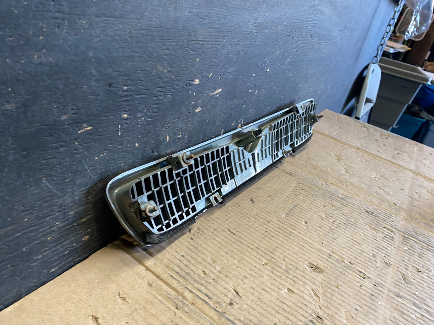 1999 Infiniti G20 Front Upper Grill Grille S8605 DG5