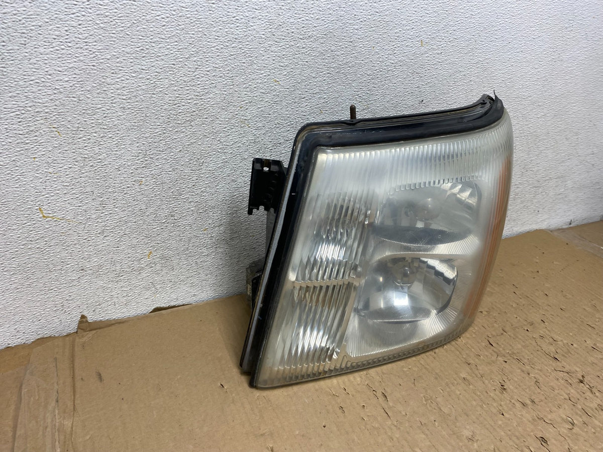 2002 to 2006 Cadillac Escalade Left Driver Lh Xenon HID Headlight AH2868 DW1