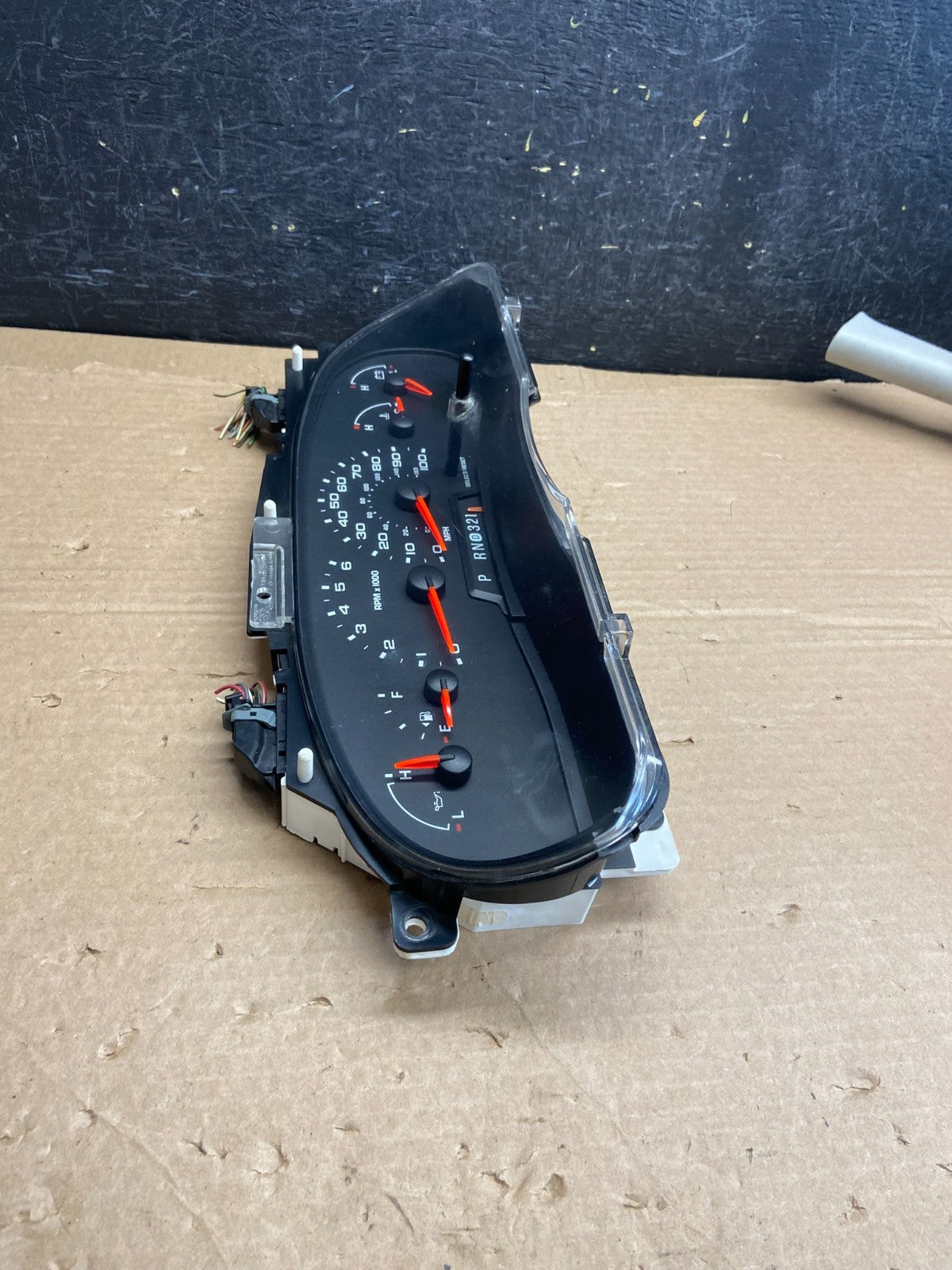 2006 Ford E350 Gauge Speedometer Cluster AF2538 DG1