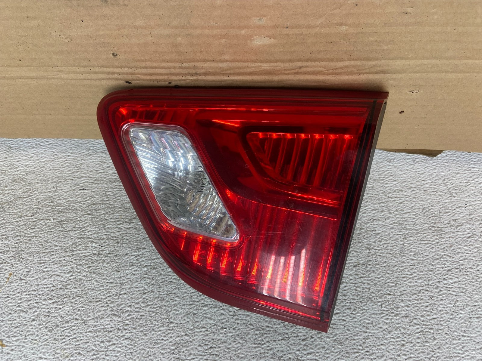 2017 - 2020 Nissan Pathfinder Right Passenger Tail light Inner AG8877 DW0
