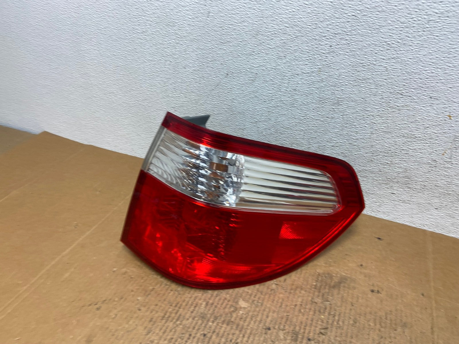 2005 2006 2007 Honda Odyssey Right Passenger RH Side Tail Light AE2629 LK1