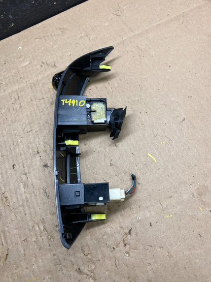 2004 to 2010 Toyota Sienna Left Side Climate Switches Bezel Trim T4910 DG2