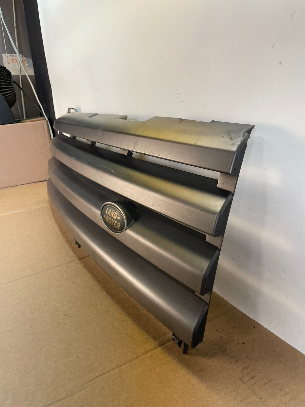 2003 to 2005 Land Rover Range Rover Front Grille Grill ah60721