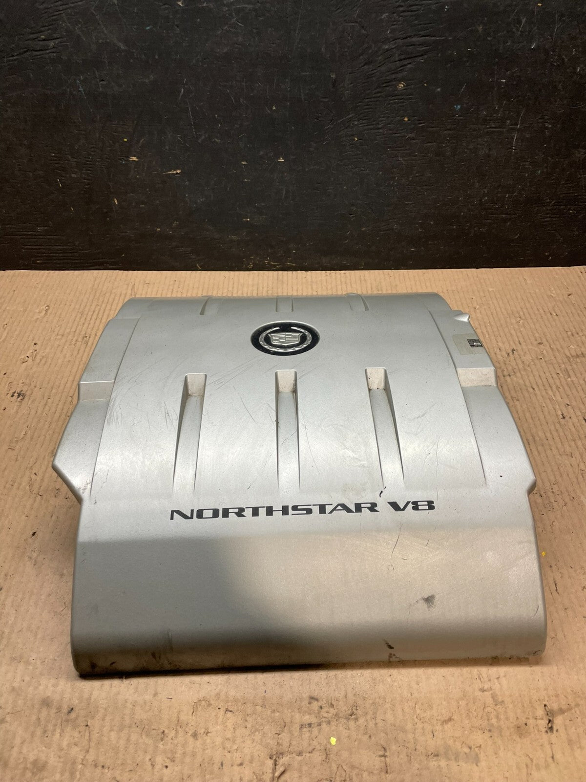 1997 to 2004 Cadillac Deville Seville Northstar Engine Motor Cover J3611 DG0