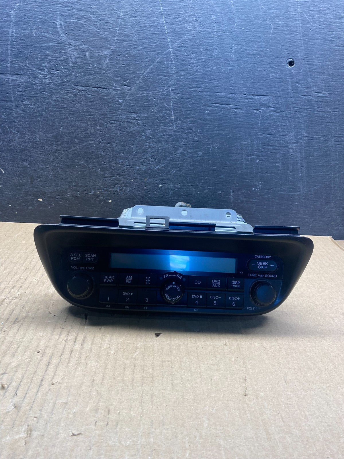 2005 to 2010 Honda Odyssey Am Fm Cd Player Radio Receiver AG3843 DG0