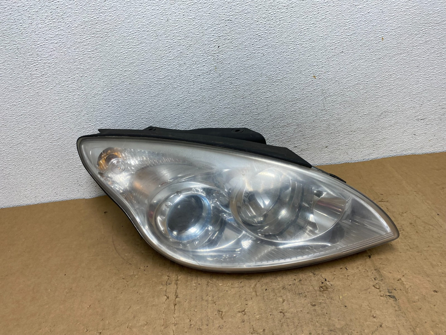 2010 to 2012 Hyundai Elantra Touring Right RH Headlight Halogen AD0508 DG0