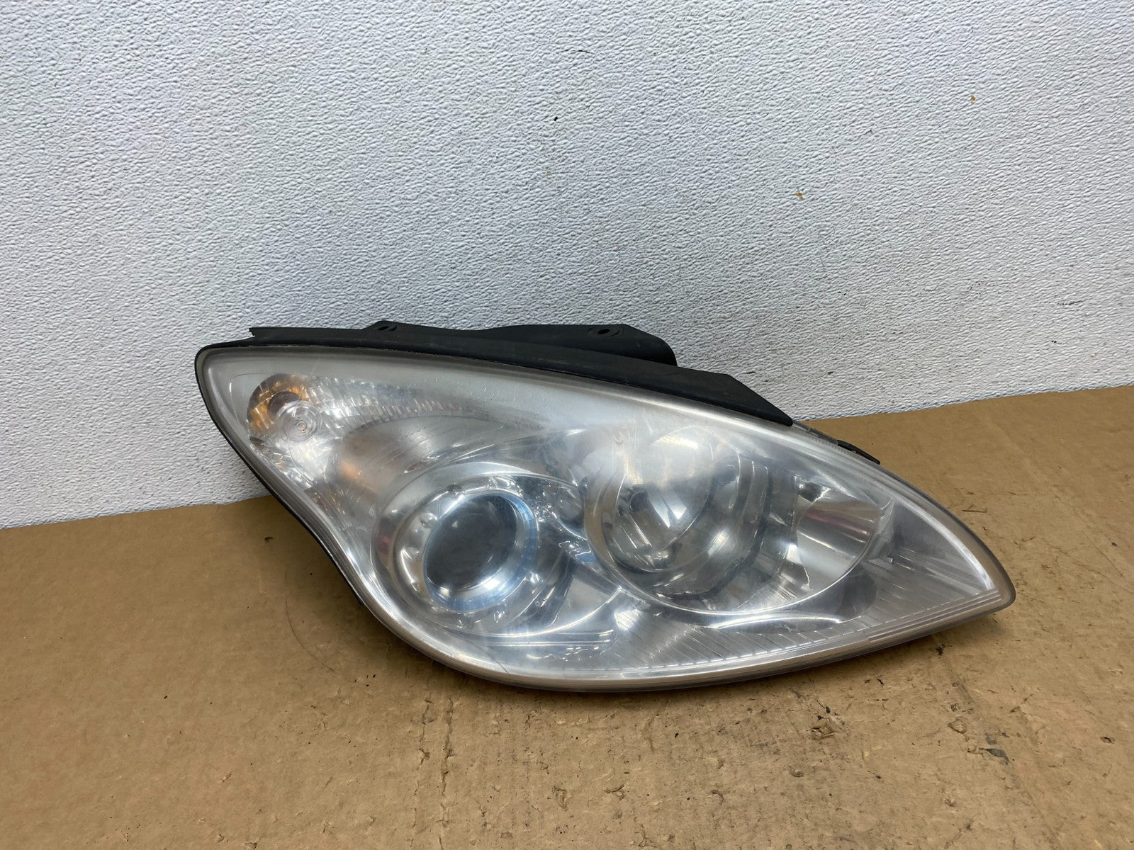 2010 to 2012 Hyundai Elantra Touring Right RH Headlight Halogen AD0508 DG0