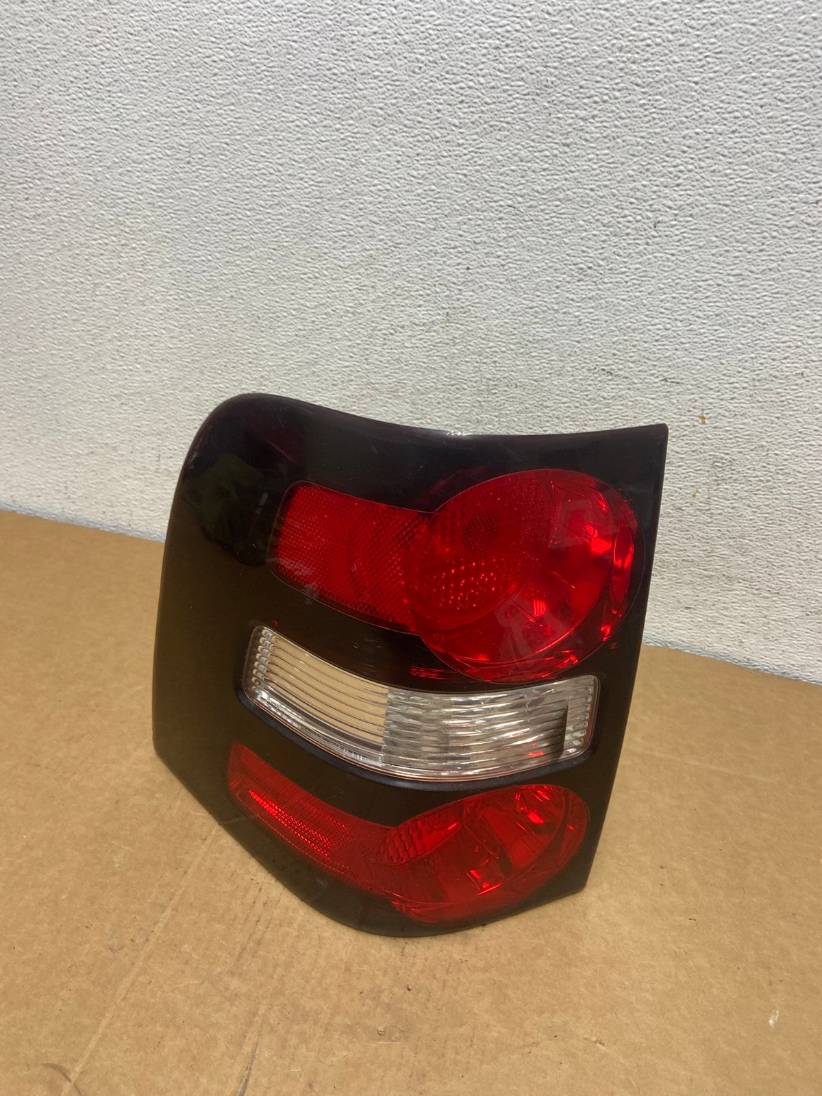 2006 to 2010 Ford Explorer Left Driver Lh Side Tail light AD5384 LK0